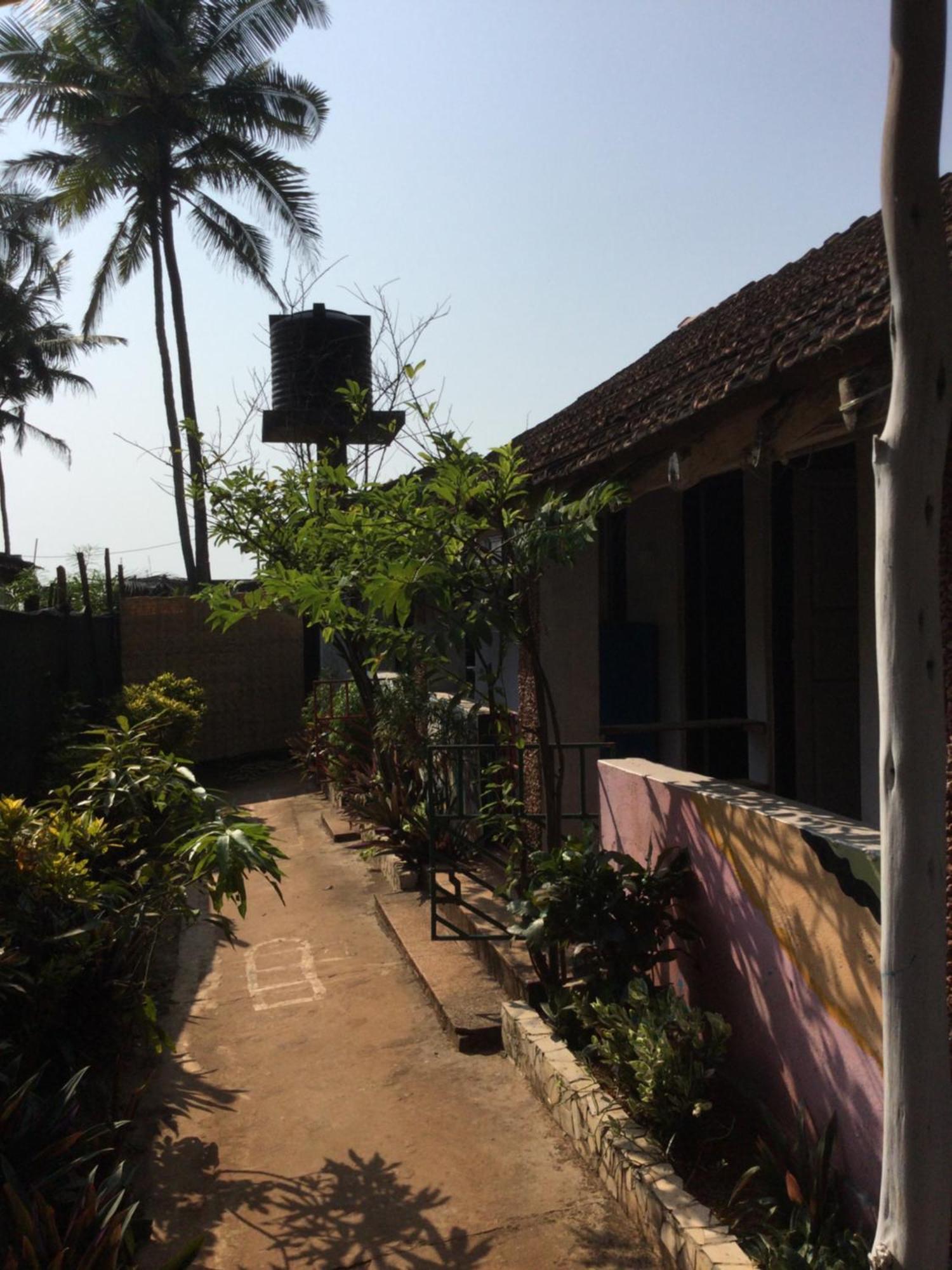Hippie Hostel Or Goamazing Hostel Anjuna Ngoại thất bức ảnh